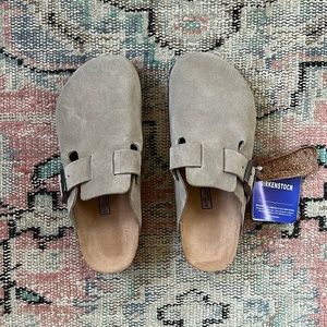 Brand new!!! Birkenstock Boston soft footbed shoes in Taupe size 6.5 women’s